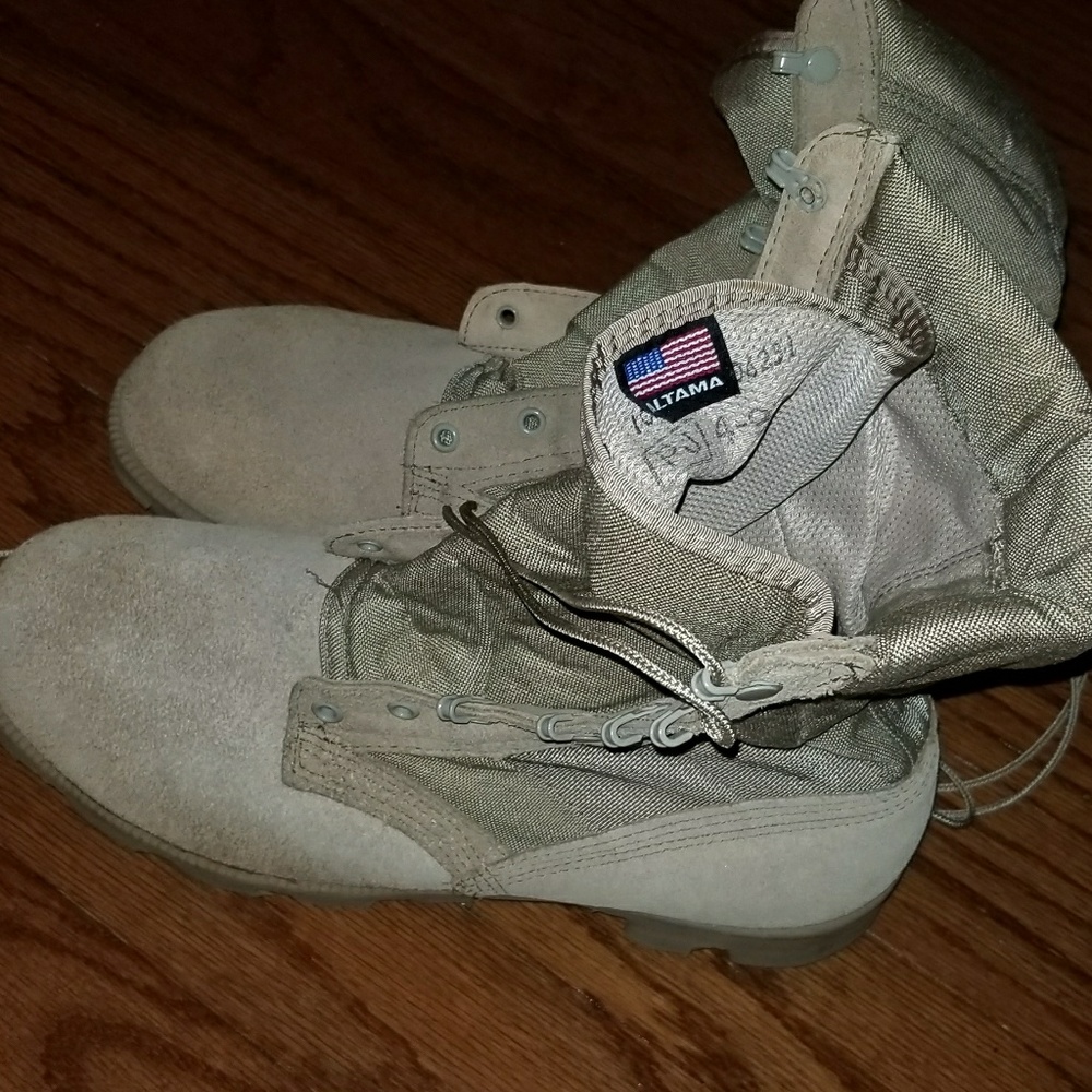 Altama desert tan military boots